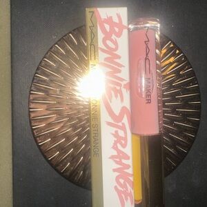 MAC Bonnie Strange Lipglass